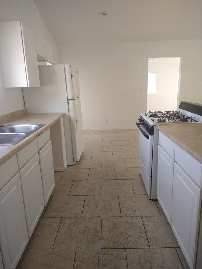 Foto del edificio - Nice and Quite 1 bedroom 1 bath with Bonus...