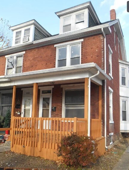 Building Photo - 2422 Boas St