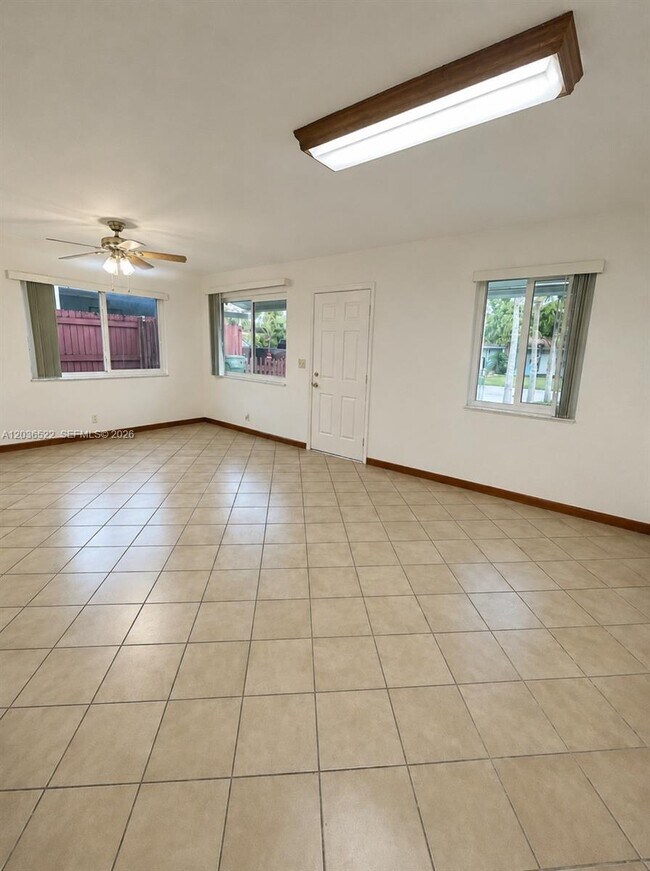 Foto del edificio - 1005 SW 30th St