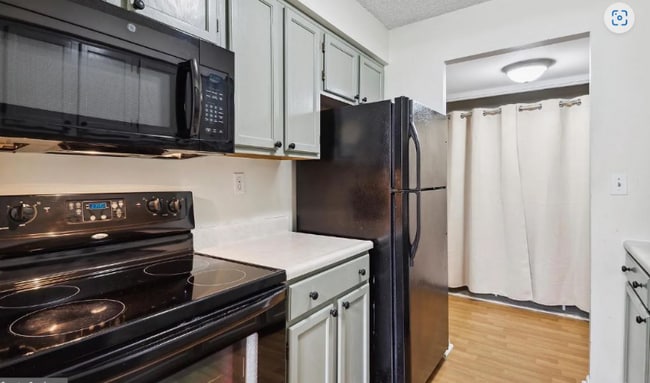 Photo - 3005 Valley Dr Apartment