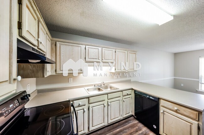 Foto del edificio - 6031 Russet Meadows Dr