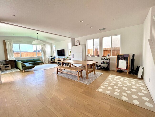 Foto del edificio - 4000 Salt Point Way Rancho Cordova, CA 95742