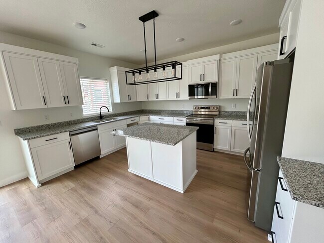 Foto del edificio - 1084 W 200 N