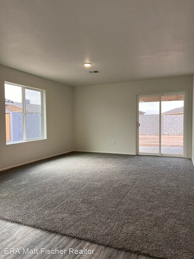 Foto del edificio - 4 br, 2 bath House - 4416 S Desert Willow Way
