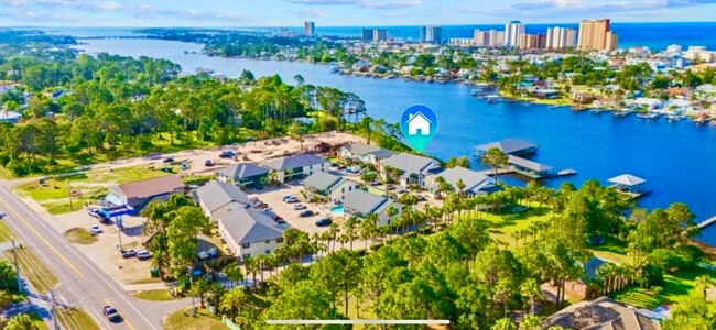 Foto del edificio - 7813 N Lagoon Dr