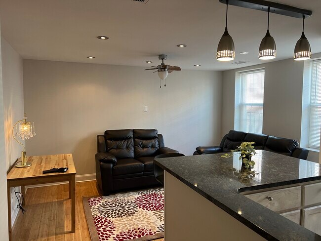Foto del edificio - 3319 Liberty Heights Ave