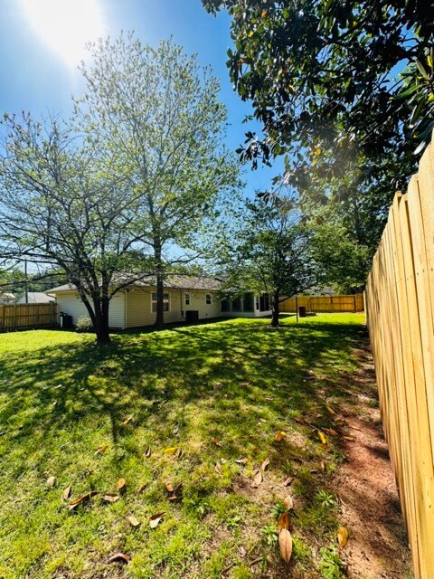 Área trasera de la casa - 101 Williams Dr