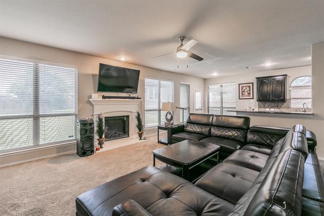 Building Photo - 210 Warbler Dr