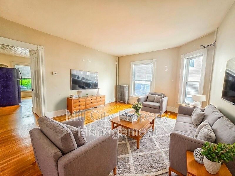Foto principal - 195 Sagamore St