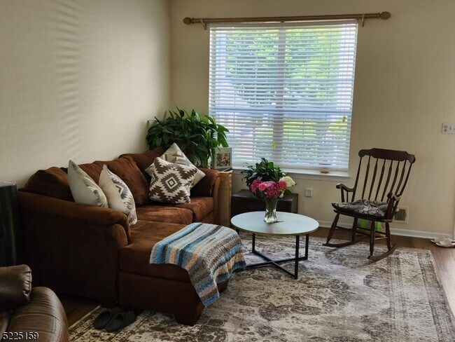 Foto del edificio - 33 High Pond Ln