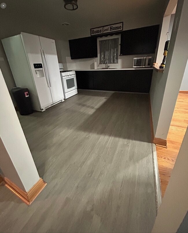 Building Photo - 4347 Custer Ave Building Photo - 4347 Custer Ave