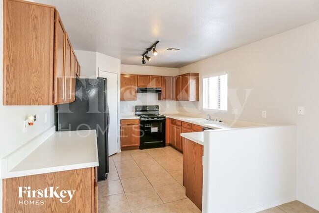 Foto del edificio - 12830 W Pershing St