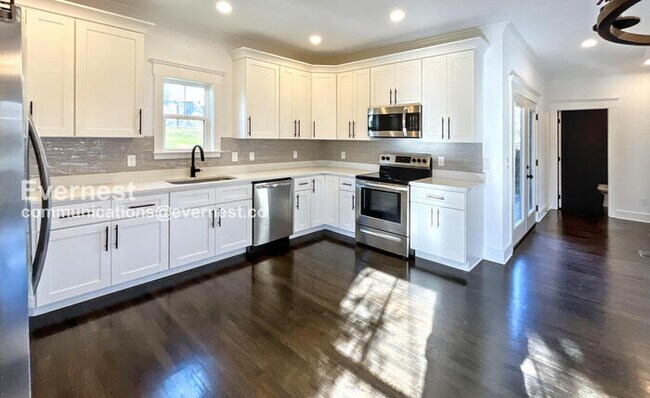 Foto del edificio - 174 Lynda Cir