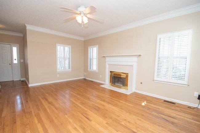 Foto del edificio - 116 Sagamore Ln