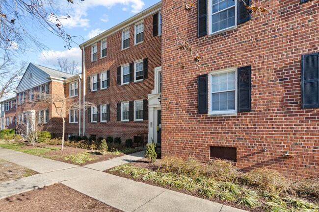 Foto del edificio - 1407 Belle View Blvd
