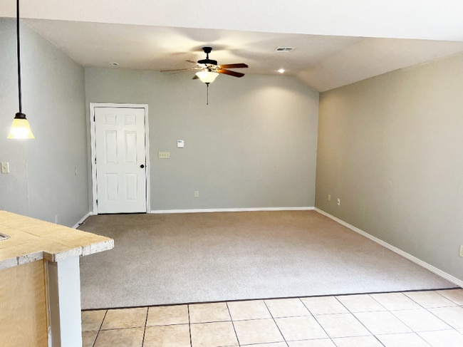 Foto del edificio - 2827 N Cassius Ln