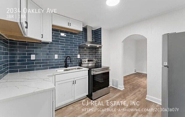 Building Photo - 2034 Oakley Ave