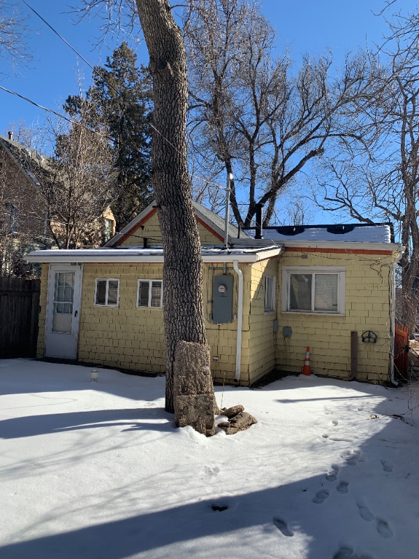 Building Photo - 724 E High St