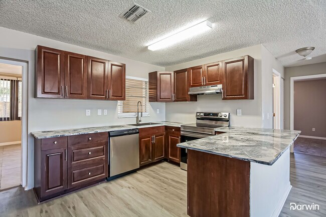 Foto del edificio - 7021 Landover Blvd, Spring Hill, FL 34608