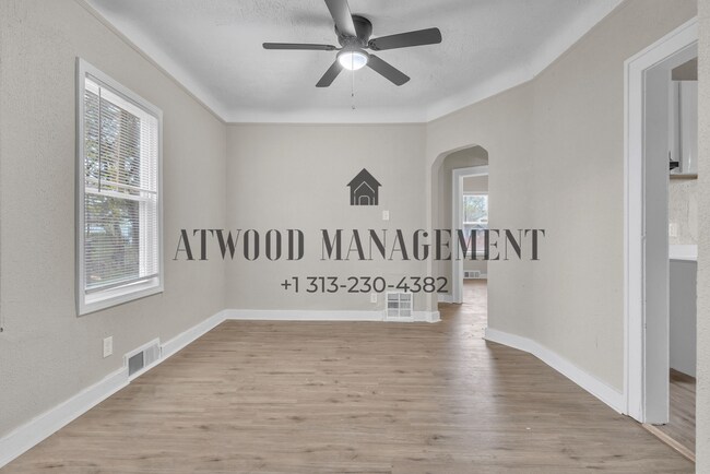 Foto del edificio - This beautifully updated 4-bedroom, 2-bath single-family home is ready for move-in!