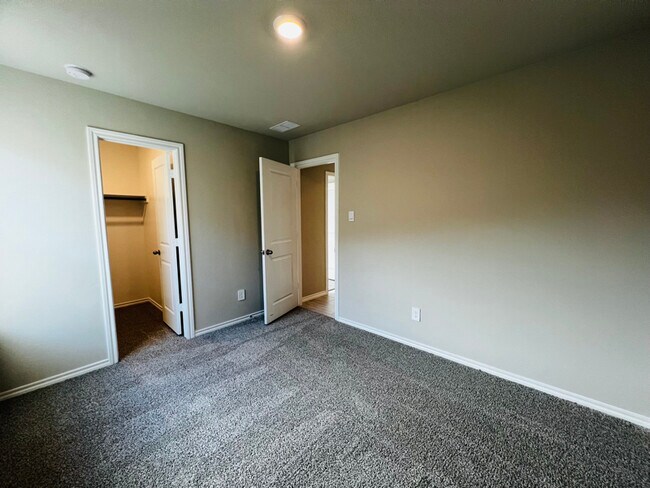 Foto del edificio - 628 Cofer Wy