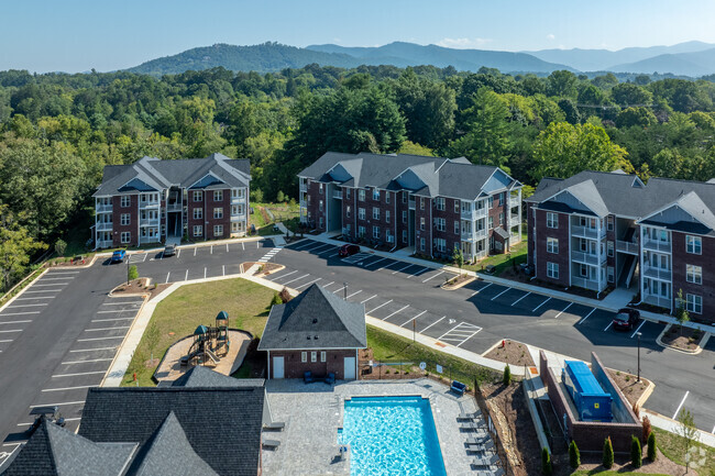 Building Photo - Palisades at Reems Creek