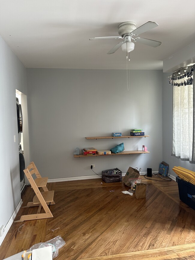 Living Room - 1116 W 17th St