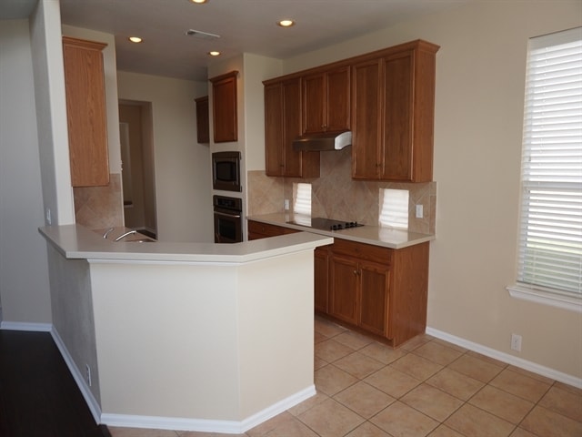 Building Photo - 2844 S Serrano