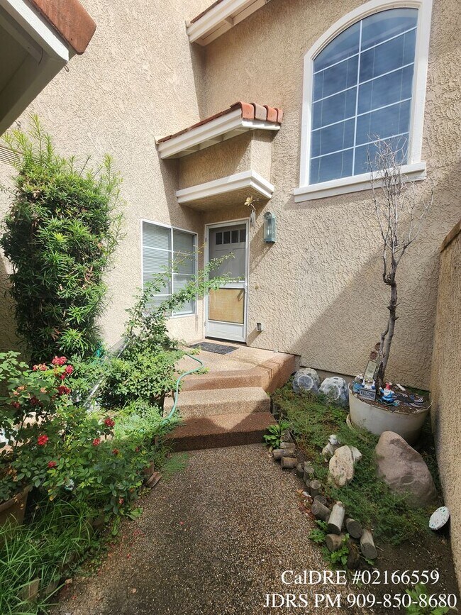 Foto del edificio - Rancho Cucamonga 3 Bedroom Condo