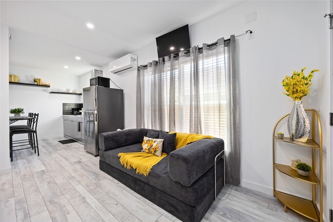 Foto del edificio - 4206 Clay St