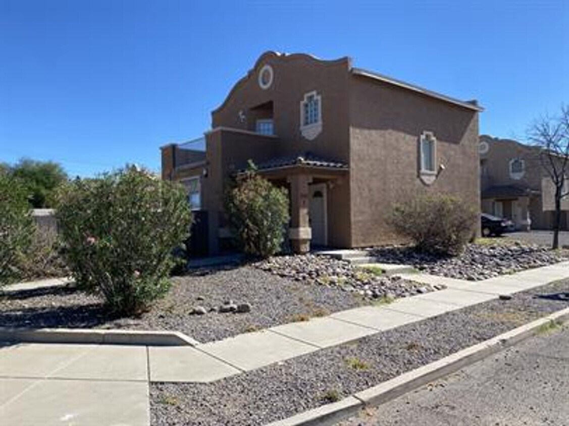 Foto principal - 2862 N Tyndall Ave
