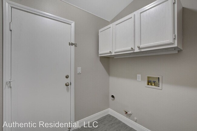 Building Photo - 4 br, 2 bath House - 838 Woodtack Cove Way
