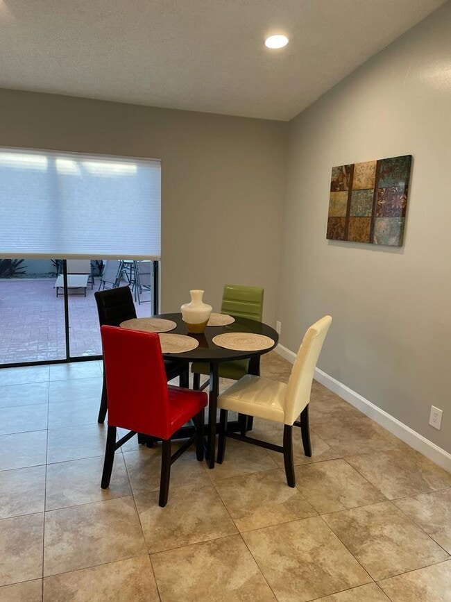 Building Photo - 7938 Villa Nova Dr