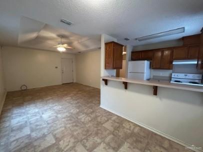 Building Photo - 8 Lexington Cir