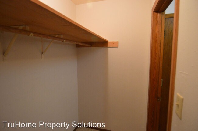 Building Photo - 2 br, 1 bath House - 1711 21st Ave S #107