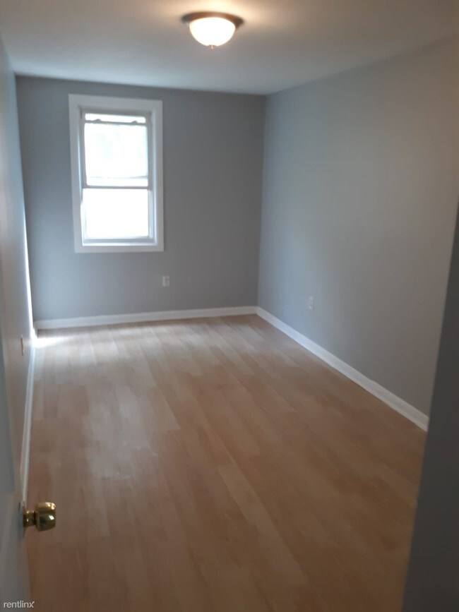 Building Photo - 3 br, 1 bath  - 48 19th Ave