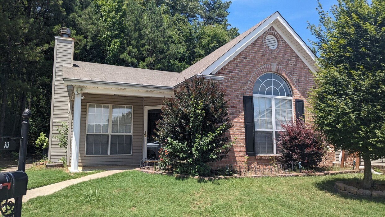 Primary Photo - 2 Bed 2 Bath End Unit In Quiet Subdivision