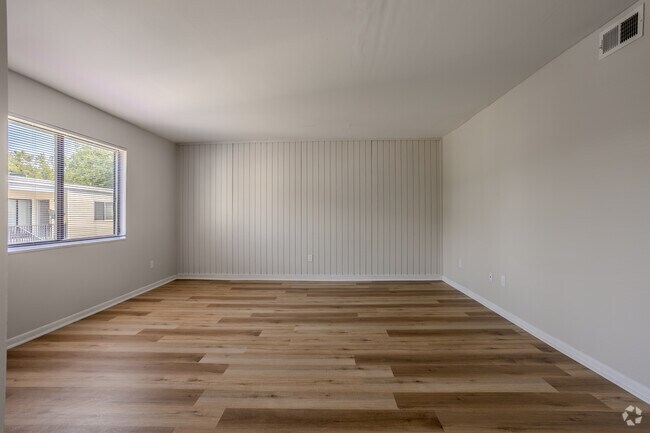 2 habitaciones, 1 baño - 950 pies cuadrados - Elite - Sala de estar - Commons At Waters Edge
