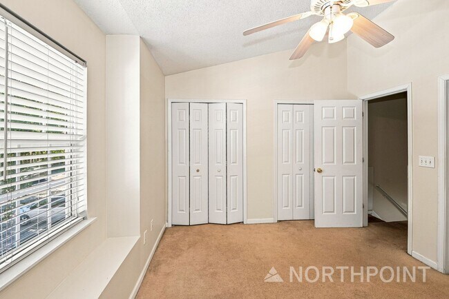 Building Photo - 10728 Holly Ridge Blvd