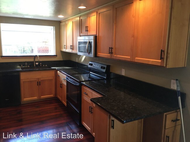 Foto del edificio - 3 br, 2 bath House - 178 Kingswood Ave