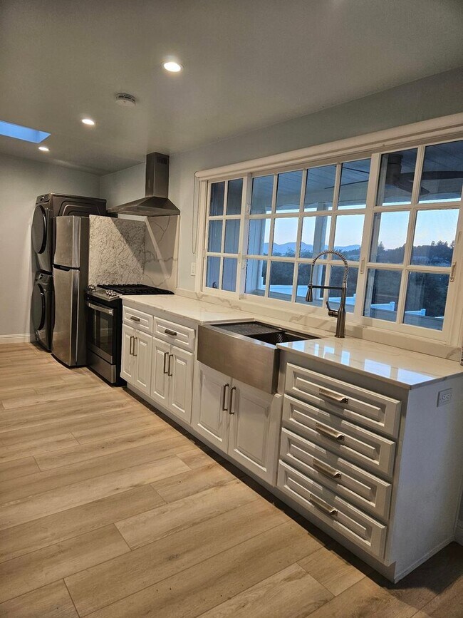 Foto del edificio - 1219 Deer Trail Ln