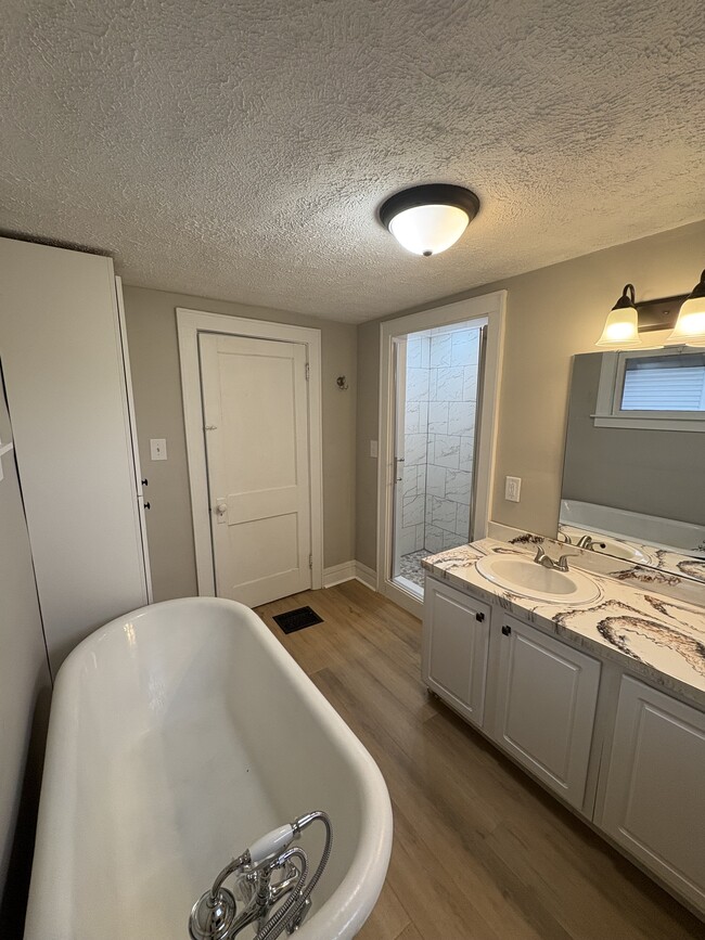 Foto del edificio - 412 Emerick St