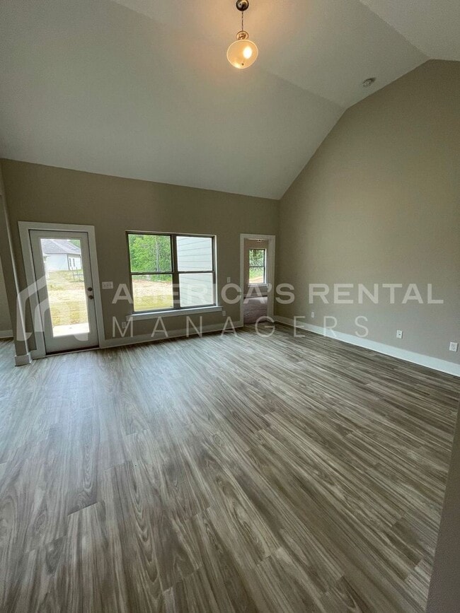 Building Photo - Home for Rent in Brookwood, AL... Available to View Now!!!
