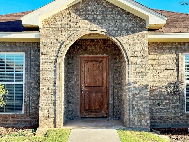 Foto del edificio - 6018 Oakmont Dr