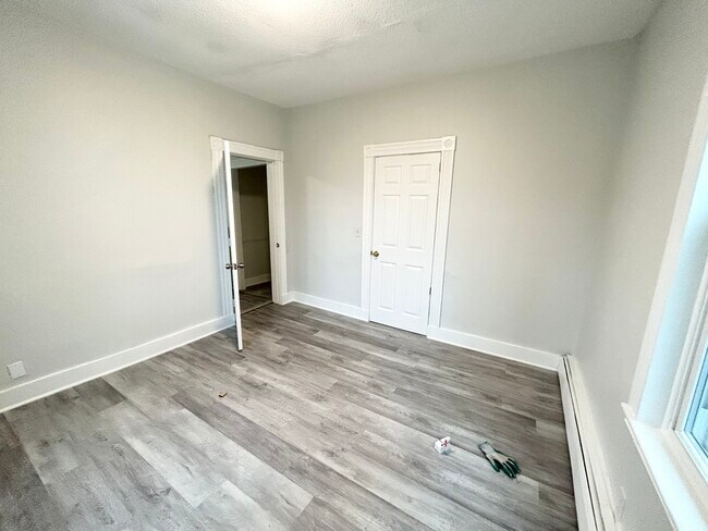 Building Photo - 8-10 Oakland St. Unit 1