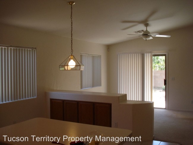 Building Photo - 7832 E Sabino Hollow Ct