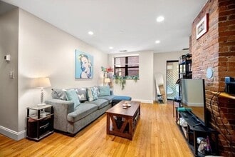 Building Photo - 95 Gainsborough St