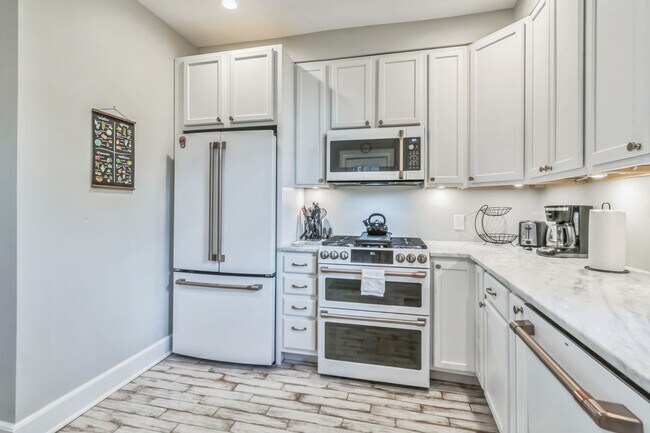 Foto del edificio - Lovely 2 BR+Den/1.5 BA Townhome in Kingman...