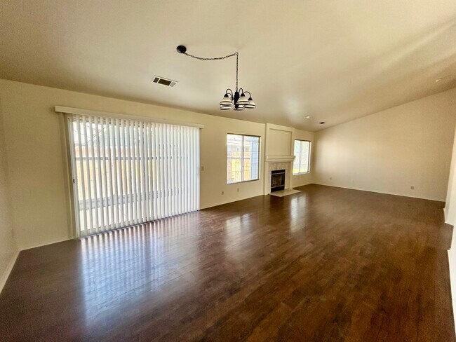 Foto del edificio - 1779 Birch Ct