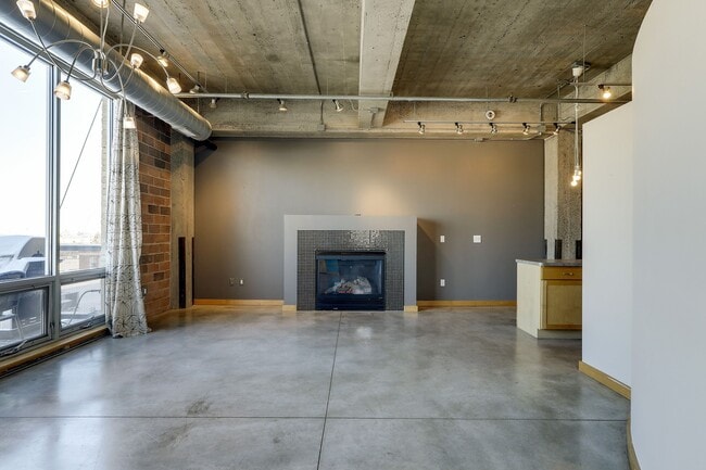 Building Photo - 901 N 3rd St